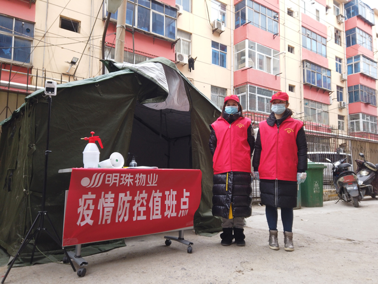 13志愿者风采.jpg