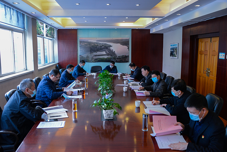 集团公司党委中心组开展2022年第一次集中学习1.jpg