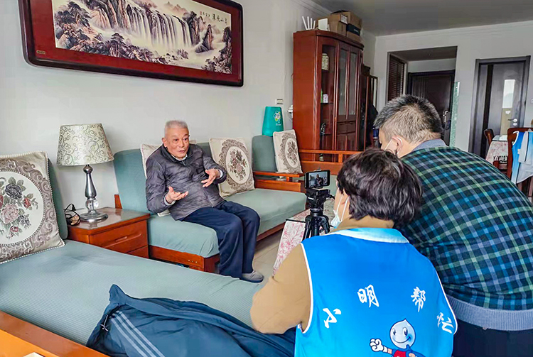 采访老同志讲述工作经历及黄河故事1.jpg